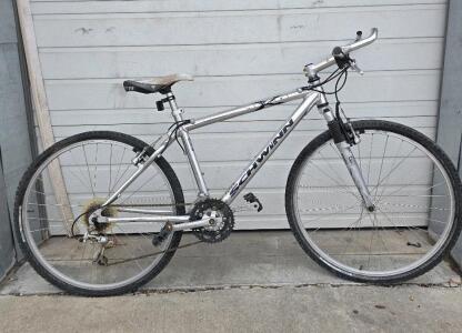 Schwinn 28" 21-speed S[9six] Bike