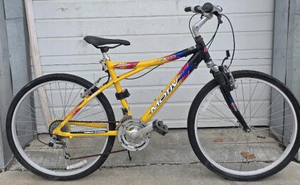 Motiv 26" 21-speed CA 480 Bike, Yellow