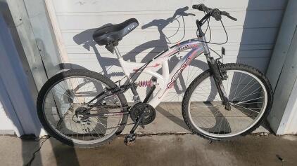 26" NEXT Plush MTN Bike White