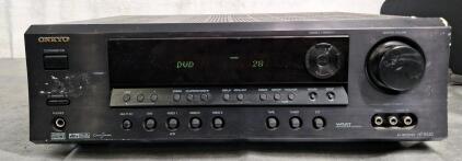 (1) Onkyo HT-R530 AV Receiver