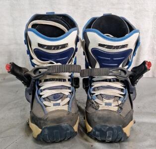 (1) Pair Of Vans Women's Snoboard Boots, Size 7.5