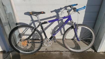 26" Yukon Giant Mtn Bike Purple