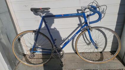 28" Univega Road Bike Blue