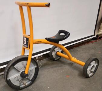 Winther Circleline Tricycle. For Ages 2-9, 14" Seat Height