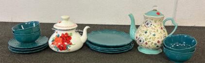 Beautiful Teal Themed Ceramicware With Plates, Tea Pots, Bowls, And More!!!