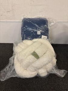 90x90 Plush Blanket and Fuzzy Knot Pillow