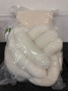 90x90 Plush Blanket and Fuzzy Knot Pillow