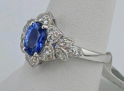 14KT Gold Sapphire & Diamond Ring, 1.10 ct Sapphire, 0.40 cts Diamonds