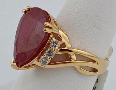 Ruby Corundum Ring with Diamonds, 10.66 ct, Gold Overlay, Serial: K42-EB/612625-5