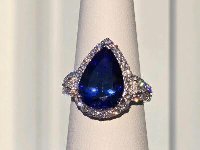 Tanzanite & Diamond Platinum Ring, 5.27 ct Tanzanite, 0.80 cts Diamond