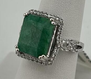Sterling Silver Ring with Dyed Green Beryl (Emerald) 7.00 ct, Sapphire Corundum Accents