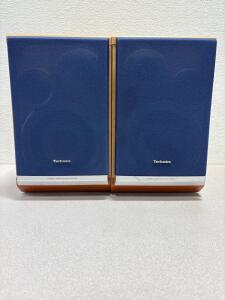 Pair of Technics SB-HD505 bookshelf speakers