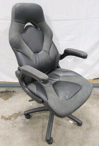 (1) RESPAWN 3085 Ergonomic Gaming Chair