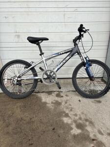 (20 inch) shows a Dynacraft Vertical Nitrous bike (Gray & Black)