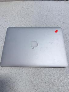 Apple MacBook Air, 13.3-inch, Intel Core i5, 8GB RAM, 128GB SSD