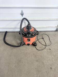 Armor All 8 Gallon 4.5 Peak HP Wet/Dry Vacuum