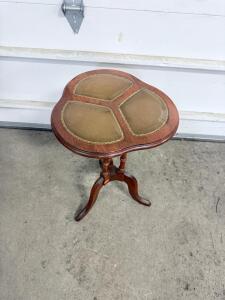 (1) Vintage Cloverleaf Leather Top Side Table 21"t x 13"w