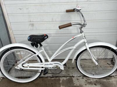 (26 inch) Electra Cruiser Lux 1 Step-Thru bicycle. (White)