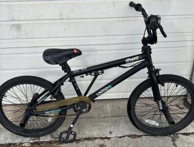 Hyper Bicycles 20" Spinner BMX Bike. (Black)