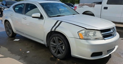 2012 DODGE AVENGER - SUNROOF!