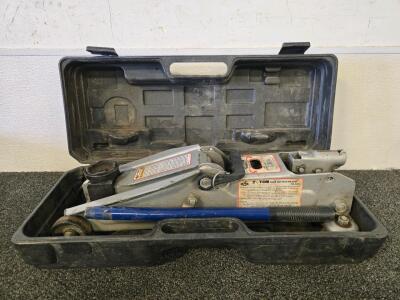 2 1/2 Ton Floor Jack w/Case