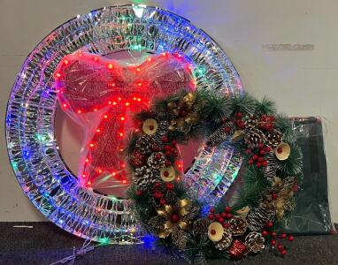 30&rdquo; LED Light Up Christmas Wreath & 16&rdquo; Traditional Christmas Wreath W/ Wreath Bag