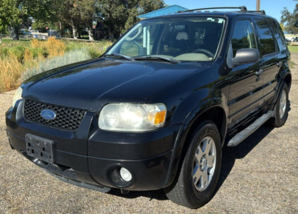 2007 FORD ESCAPE - 4X4!