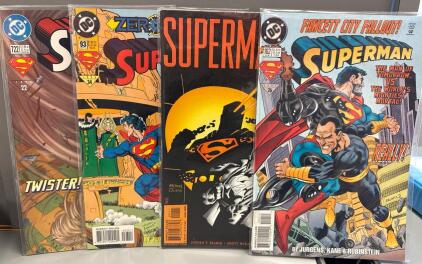 (4) Superm&aacute;n Comic Books- All Sealed