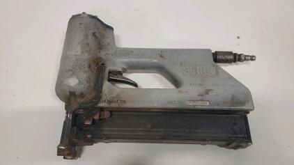 Senco SFN2 Pneumatic Finish Nailer Air Gun