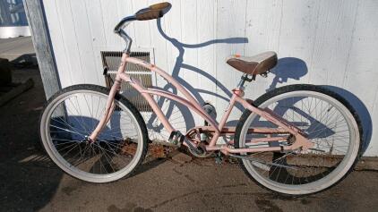 26" Huffy Cruiser Bike (Baby Pink)
