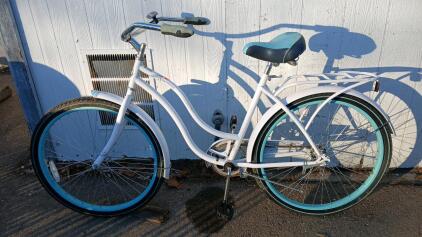 26" Schwinn Baywood Cruiser Bike (White And Turquoise)