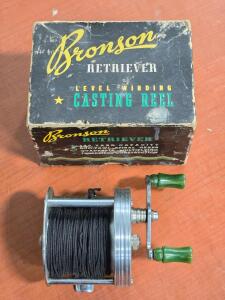 Vintage Bronson Retriever Level Winding Casting Reel - No. 2900 w/ Original Packaging