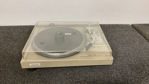 Pioneer PL-518 Turntable