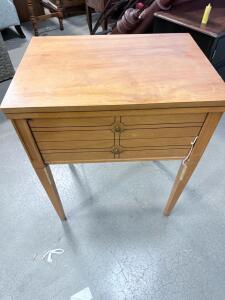 Kenmore Model 117.552 Sewing Machine with Cabinet, 110/120V, 1.2 Amps Approximate Table Dimensions 31" x 24" x 18"