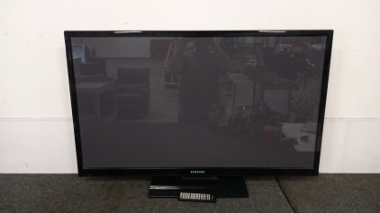 Samsung 50" Plasma TV with Remote