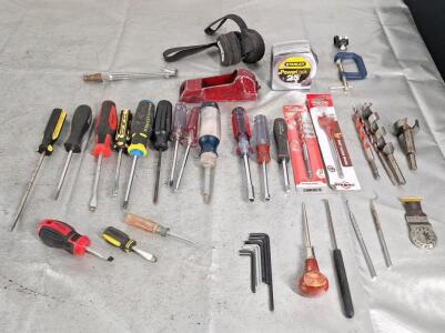 (12) Screwdrivers & Assorted Hand Tools