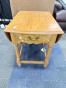 Solid Oak Drop Leaf Side Table, 1 Drawer, Light Oak Finish dimensions closed approx. 24 x 18 x 22 inches (61 x 46 x 56 cm), dimensions open approx. 36 x 30 x 22 inches (91 x 76 x 56 cm)