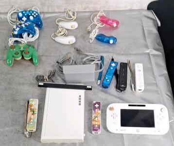 (1) Nintendo Wii U Console W/ AC Adapter & Accessories & (1) Nintendo Wii U Game Pad