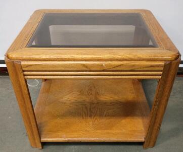 Solid Oak End Table With a Glass Top and a Lower Shelf. 21"x26"x23"