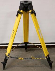 SitePro WDF20-B Heavy-Duty Woods-Fiberglass Surveying Tripod With Quick Clamps. <br/>