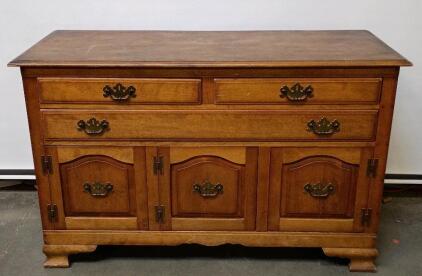 Vintage Bassett A Genuine Cushman Colonial Creation Solid Maple Buffet Sideboard/Dresser. 34"Tallx53"Widex20"Deep