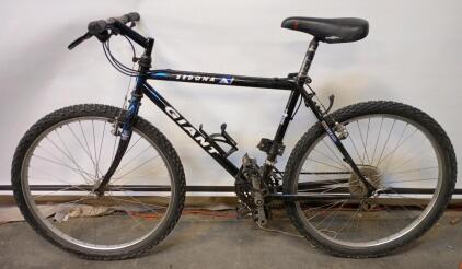 26" Giant ATX 760 Mountain Bike.