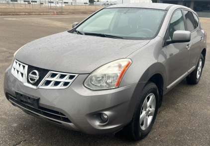 2013 NISSAN ROGUE - AWD!