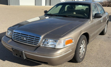 2003 FORD CROWN VICTORIA - 113K MILES!