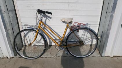Raleigh Touring Bicycle, Steel Frame, Gold, 26" Wheels, Caliper Brakes