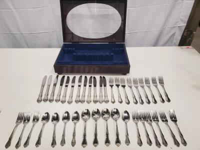Oneida Silverware Set, 36 Pieces, Ornate Design, Stainless Steel