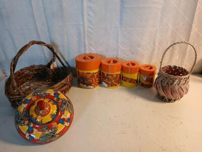 (2) Woven Baskets (1) Vintage Ohio Ar Tin Lithograph Top Toy Knights A3 (1) 4pc Tin Jar Cat