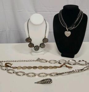 Silver-Toned Jewelry Set with Heart Pendant and Stone Brooch