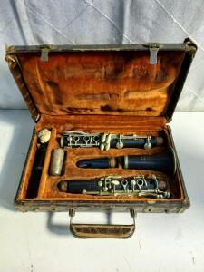 Vintage 1940s Clarinet W/ Case