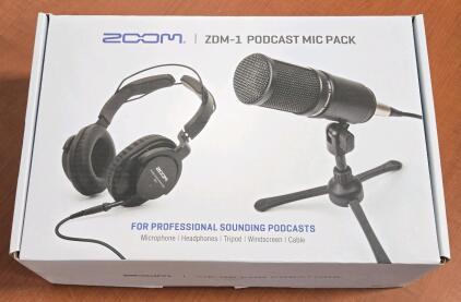 *Like New* Zoom ZDM-1 Podcast Mic/Headphone Pack